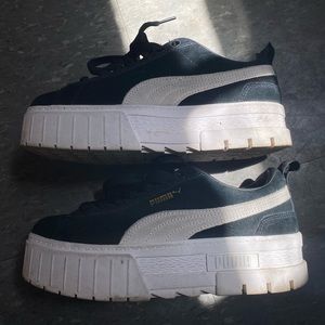 Woman’s Puma mayze